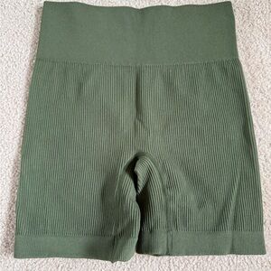 Ribbed legging shorts